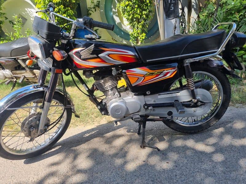 Honda CG 125 2022 3