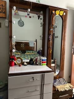 Dressing table