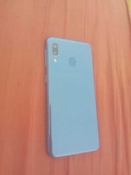 samsung A20e blue 2