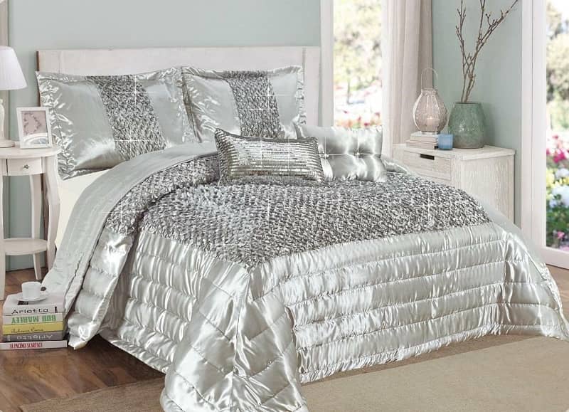 3pc Luxury Quilted Bedding Set - 1 Bedspread & 2 Pillow cases 1