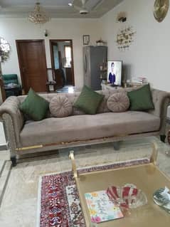 4 Seater excellent condition sofa