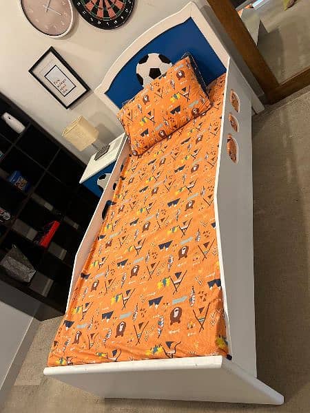 Kids Single Bed set, Mattress & Table for Sale 9