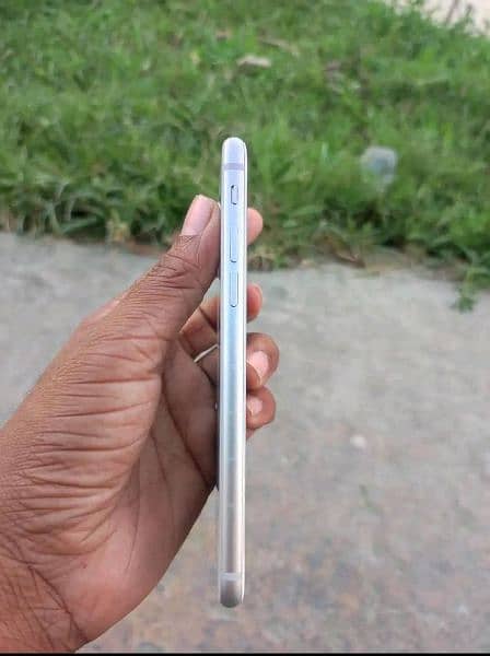 iphone 8 nonpta waterpack 10/10 condition CALL ME  03037729972 7