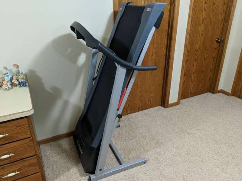 Treadmill electric capacity 130kg working fine delivery available 1