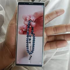 sony experia 5 10 by 10 condition