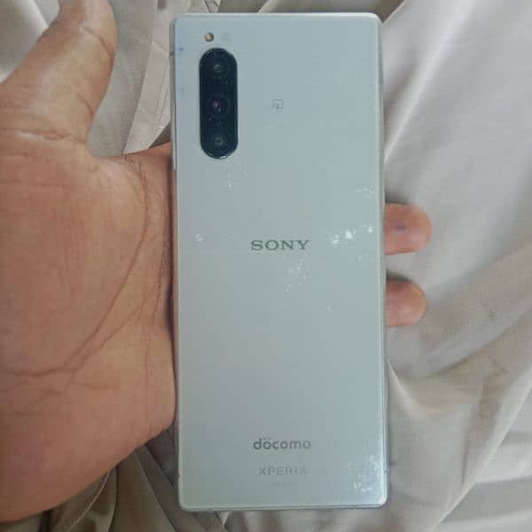 sony experia 5 10 by 10 condition 4