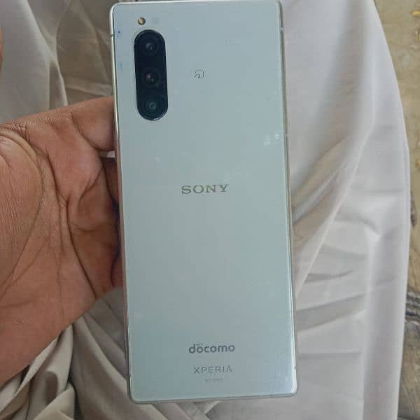 sony experia 5 10 by 10 condition 6