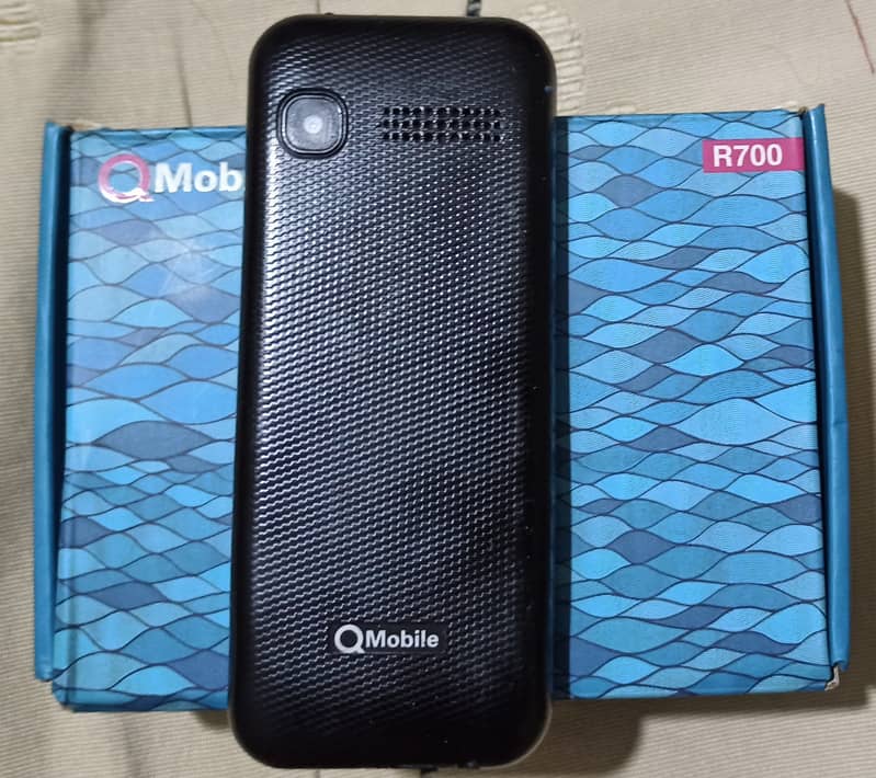 Q Mobile R 700 is for Sale 1