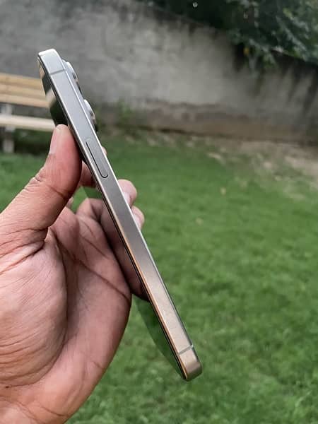 iphone 15 pro max 256 gb natural titanium 7