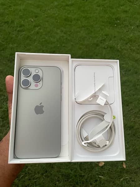 iphone 15 pro max 256 gb natural titanium 8