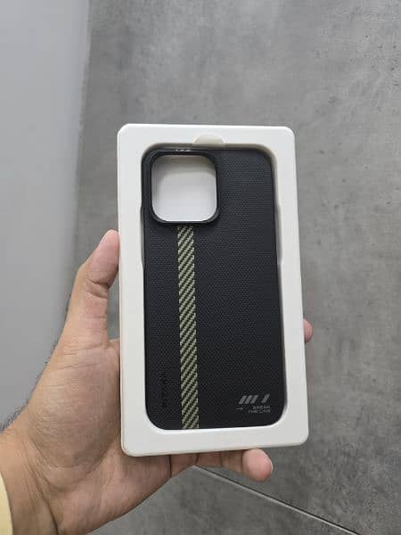 Pitaka MagEZ 5 Case iPhone 15 Pro Max 1