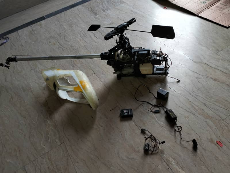 Nitro engine Hali copter with flight controller servo motor 1