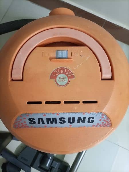 Samsung Vacuum cleaner 1300watt 3