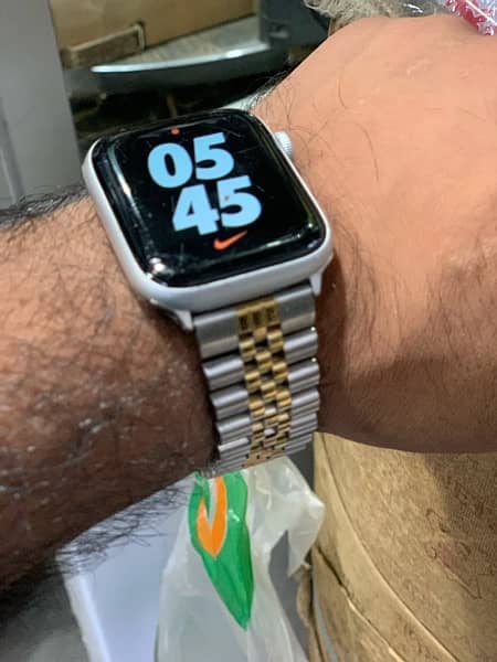 Apple Watch Series 6 32 gb   38k water pack 1