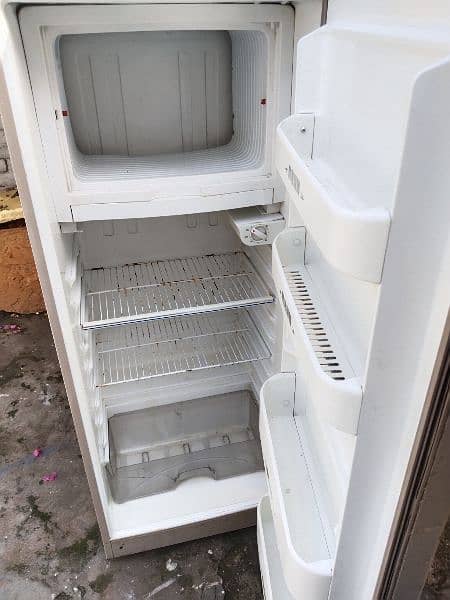 Dawlance single door medium size fridge (original) 3