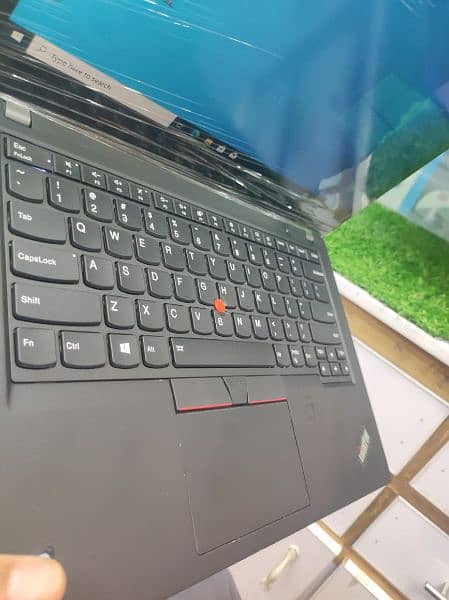 t490s i7 8th gen 16/256 touchscreen 1