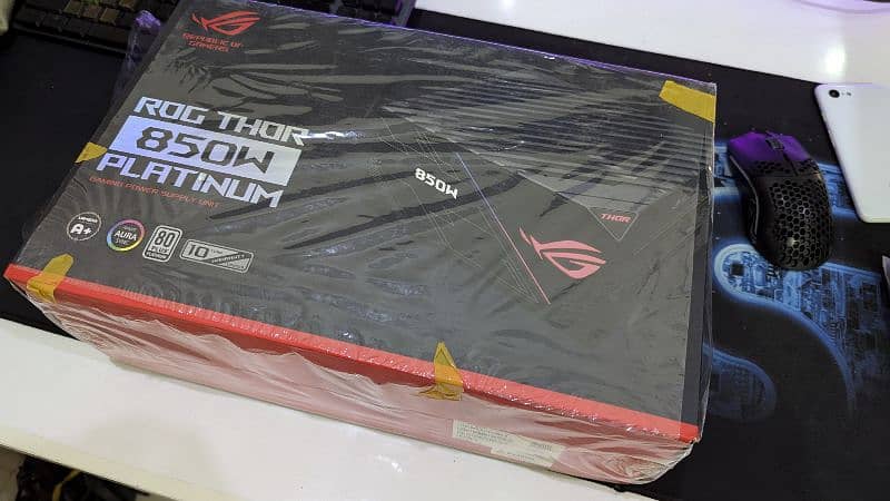 Asus ROG Thor 850W Platinum Power supply. Oled Display 0