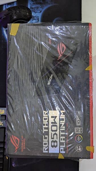 Asus ROG Thor 850W Platinum Power supply. Oled Display 1