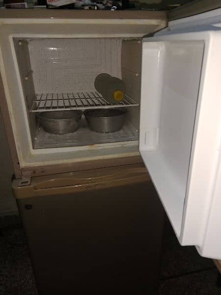 Dawlance fridge medium size 2