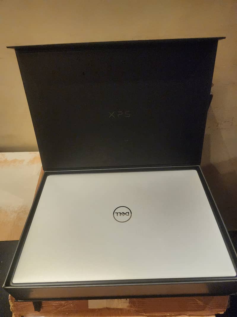 Dell XPS 15 9520 4GB Nvidia Rtx 3050 Core i7 12th Gen 4K Touch 15