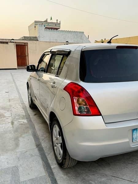 Suzuki Swift 2011 5