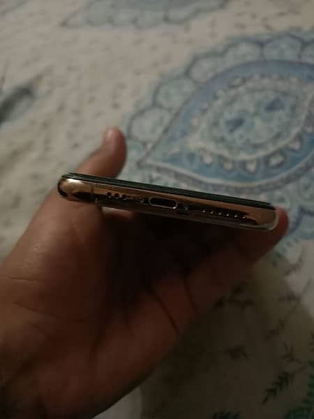 Iphone xs 4