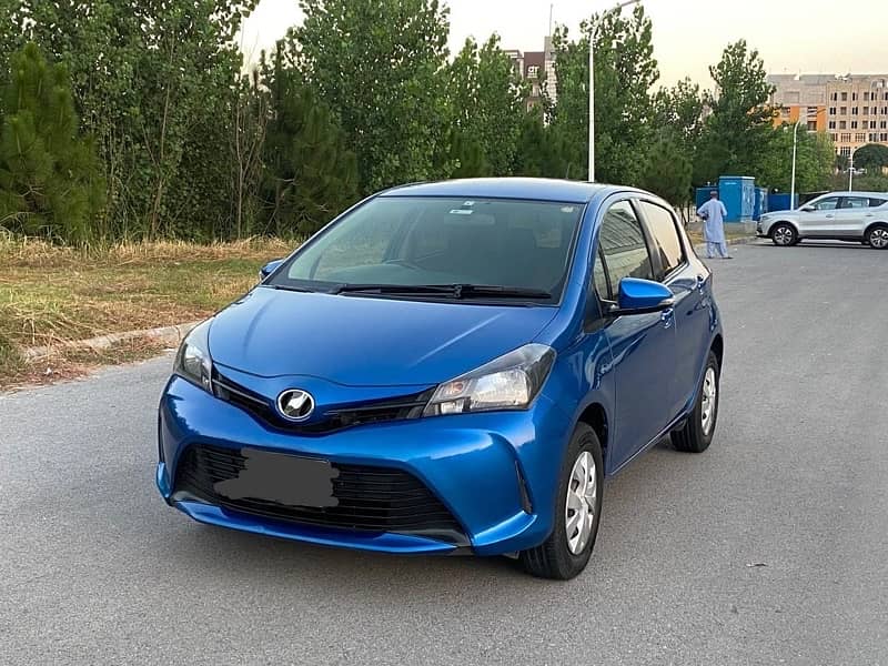 Toyota Vitz 2015 3