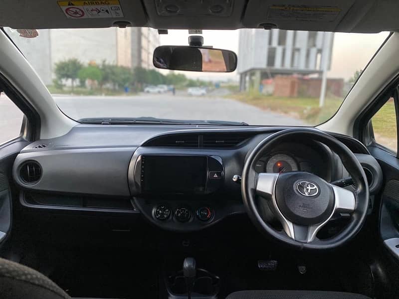 Toyota Vitz 2015 16