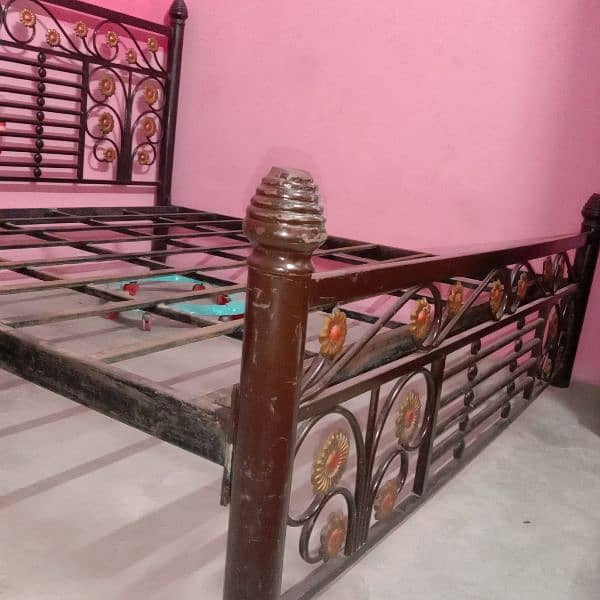 Bed Available for Sale Urgent 2