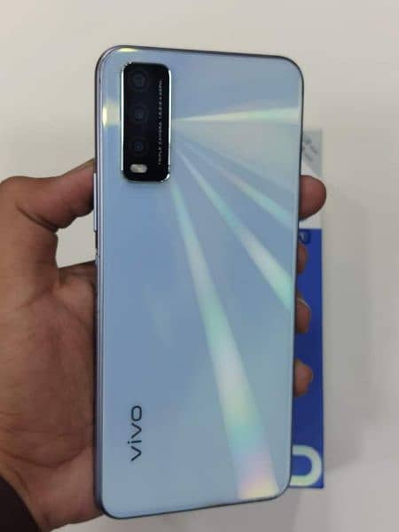 Vivo y20
 4/64 Condition 10/10
complete box charger and back cover 3