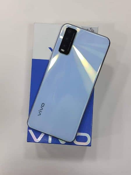 Vivo y20
 4/64 Condition 10/10
complete box charger and back cover 5