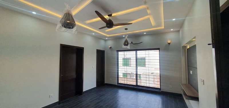 10 marla house for sale in paragon city lahore 7