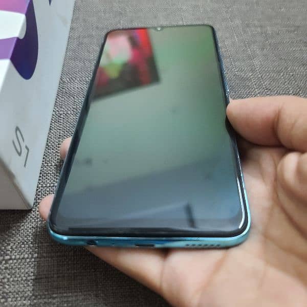 phone vivo S1. with Box. Orignal. 20K. 2