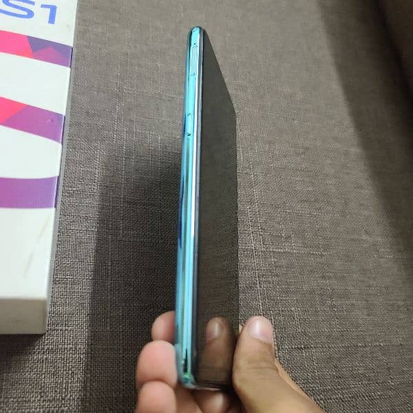 phone vivo S1. with Box. Orignal. 20K. 3