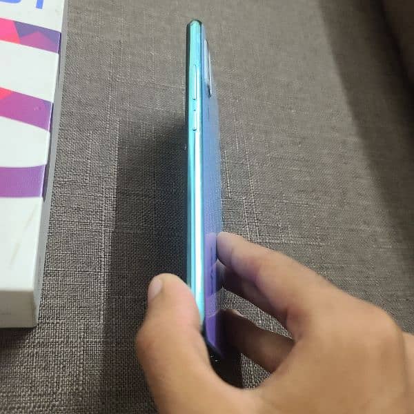 phone vivo S1. with Box. Orignal. 20K. 4