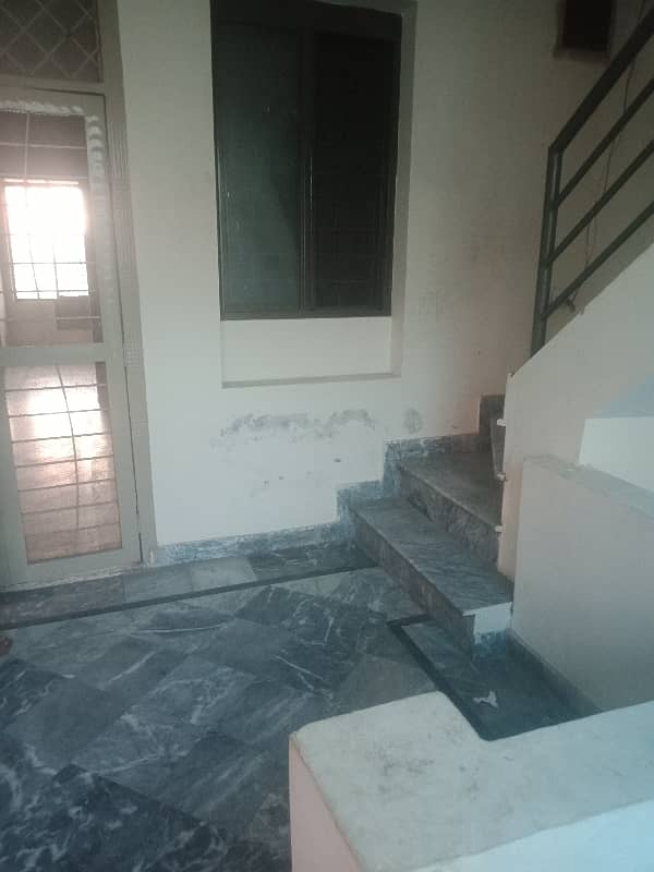 5 Marla Upper Portion for rent in sabzazar scheme ONLY for small family Fori Rabta keray 4