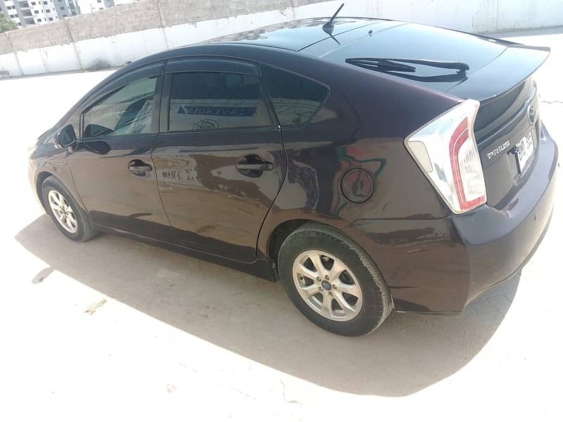 Toyota Prius 2014 4