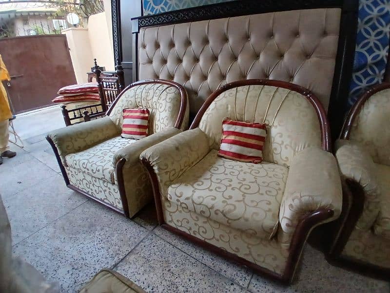 7 seater Sofa set along with cushions 5