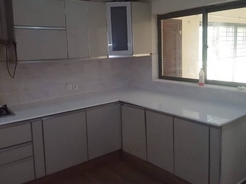 1 Kanal House Use Available For Sale 5