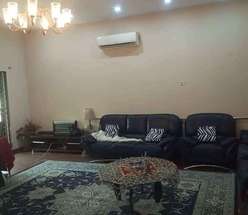 1 Kanal House Use Available For Sale 7