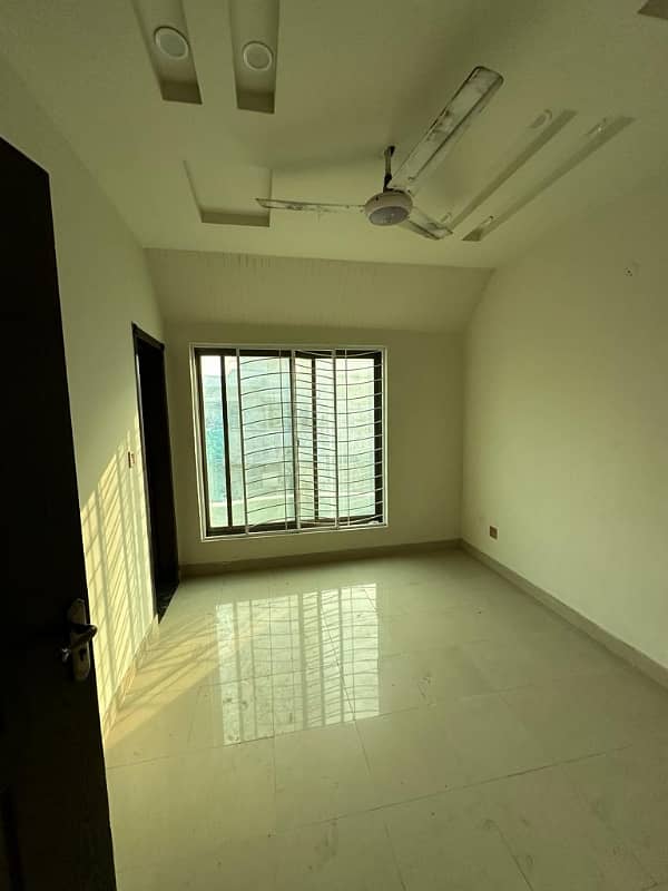 10 marla 2nd floor for rent in pcsir staff main college road lhr 1