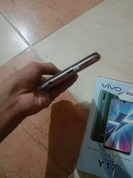 vivo y17 3