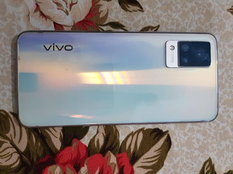 VIVO v21 2