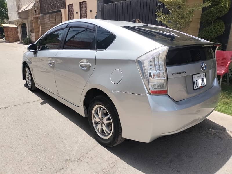 Toyota Prius 2011 6