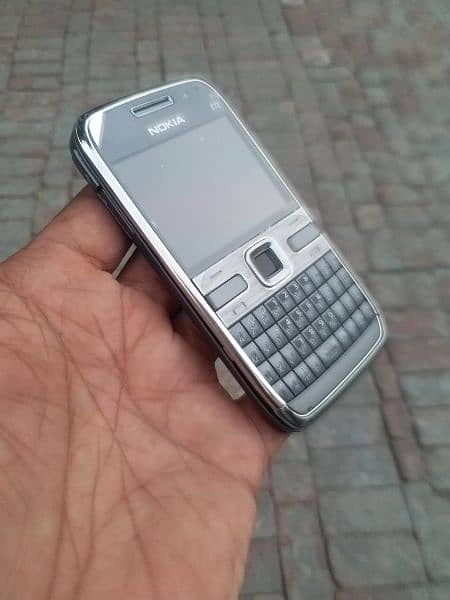 Nokia Symbian E72 original conditions 3