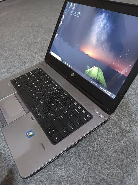 Hp AMD A6, 5th generation, 4Gb ram,500Gb hard,1Gb dedicated graphics, 4