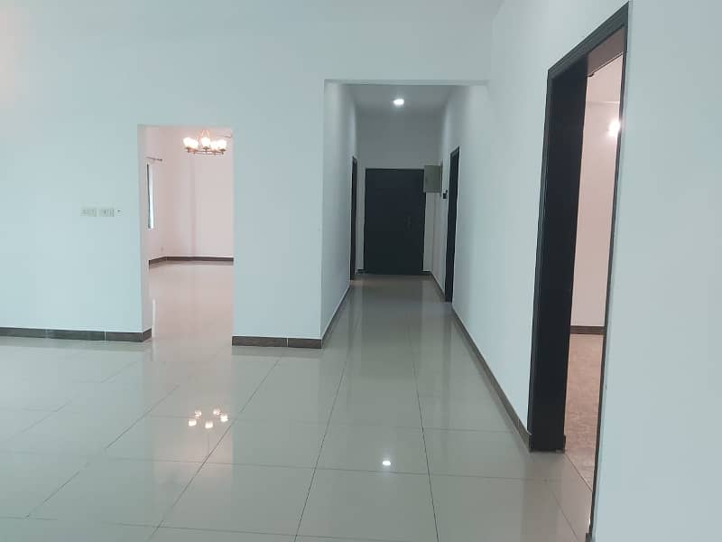 10 Marla Flat for Sale in Askari 11 Lahore 13