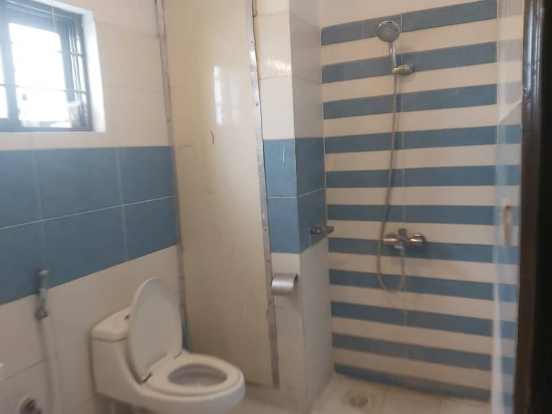 10 Marla Flat for Sale in Askari 11 Lahore 31