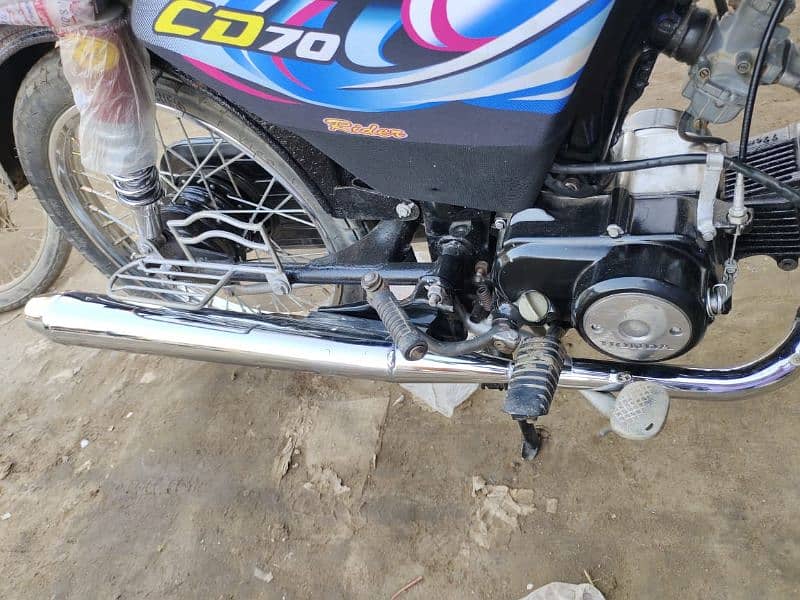 CD 70 2010 model Har Cheez New Hy Shocks new Hyn Engine Full Like zero 2