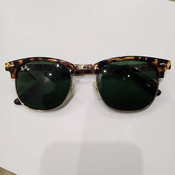 Branded Ray-Ban CLUBMASTER CLASSIC sunglasses in tortoise on gold… 1